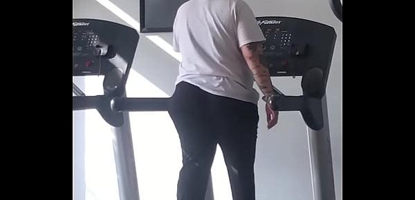  Big booty treadmill girl